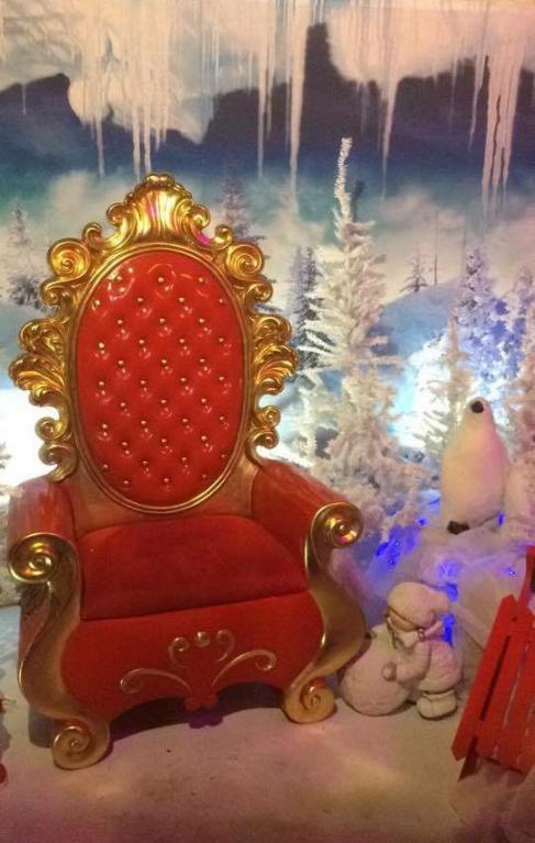 Le Trône du Père Noël dans le décor Pôle Nord - studio photos Maquarella